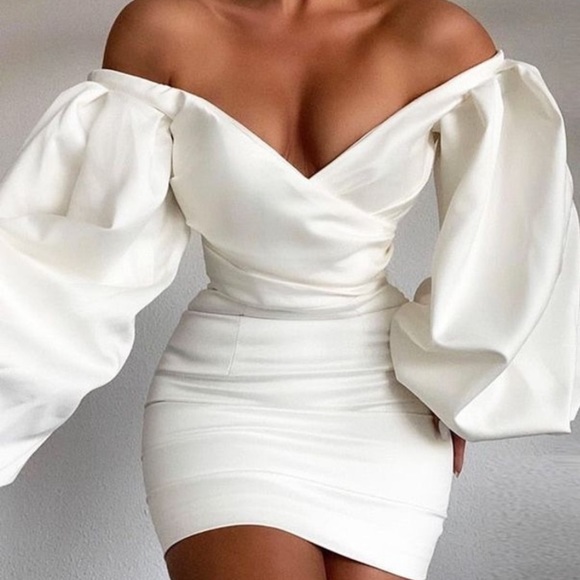 House of CB Dresses & Skirts - House of CB Carlyn dress